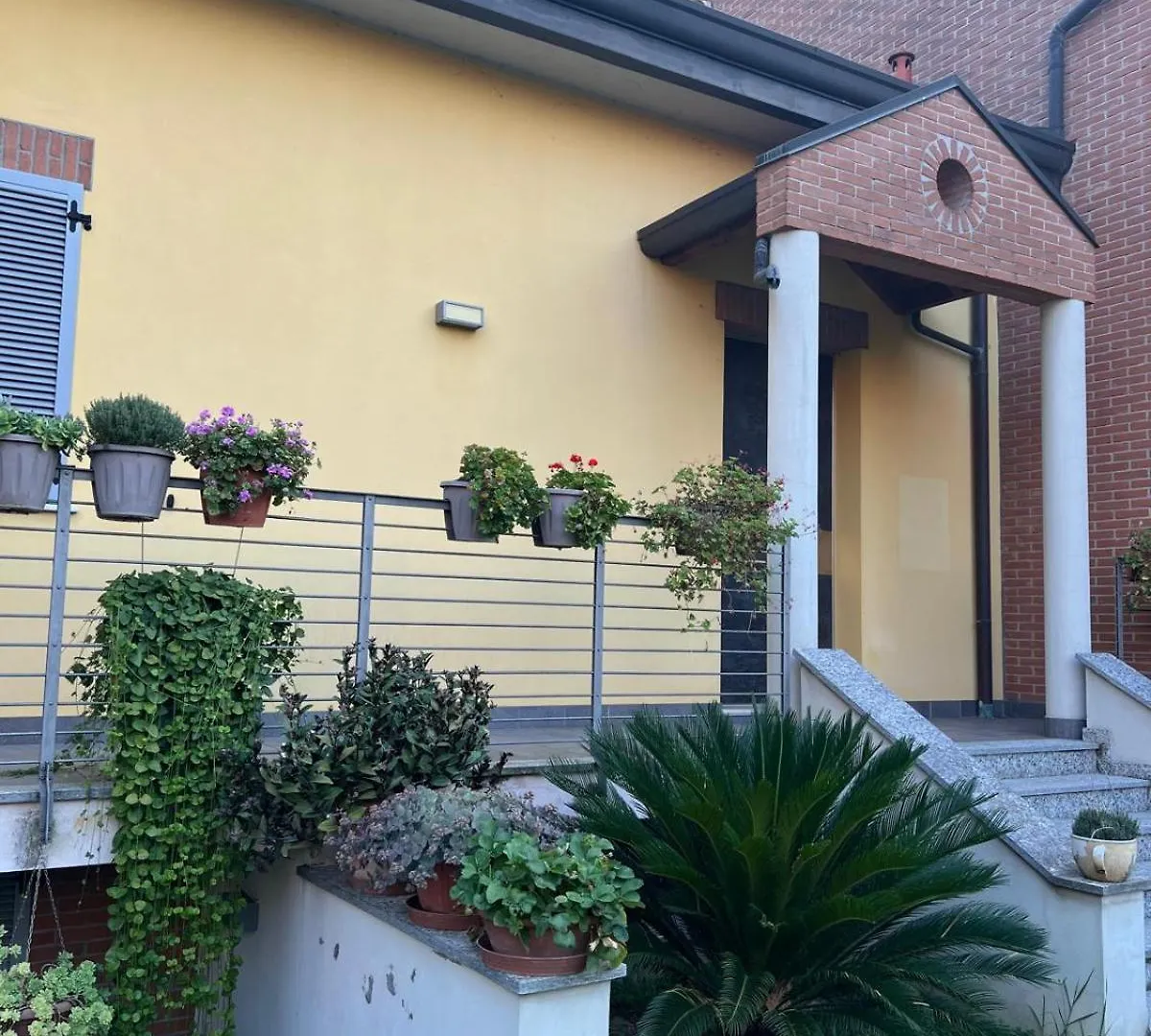 Appartamento In Villa Con Giardino Pregnana Milanese
